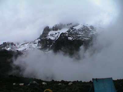 Dy3_050_Barranco_camp.jpg (8086 bytes)
