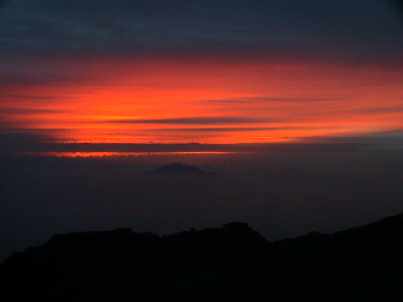 Dy5_040_Barafu_sunset.jpg (5194 bytes)