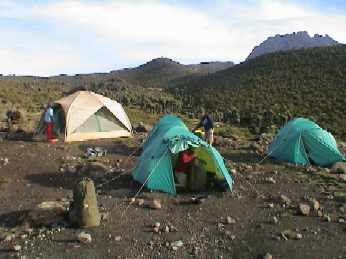 Dy7_001_Horombo_camp.jpg (12840 bytes)